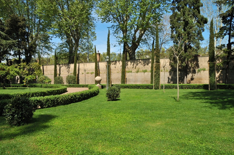 Scorcio del Giardino di Villa Farnesina / PhotoSilvana Matozza, Guido Bonacci
